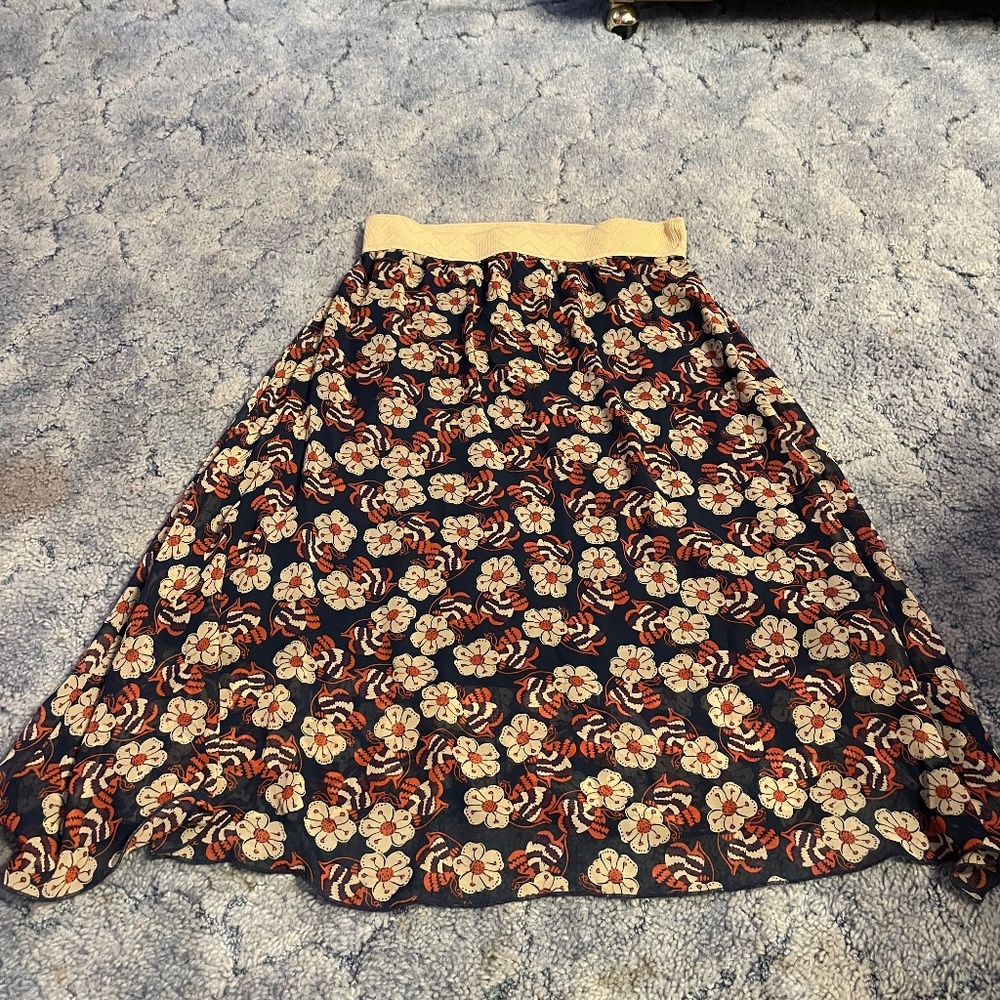 Double layer skirt